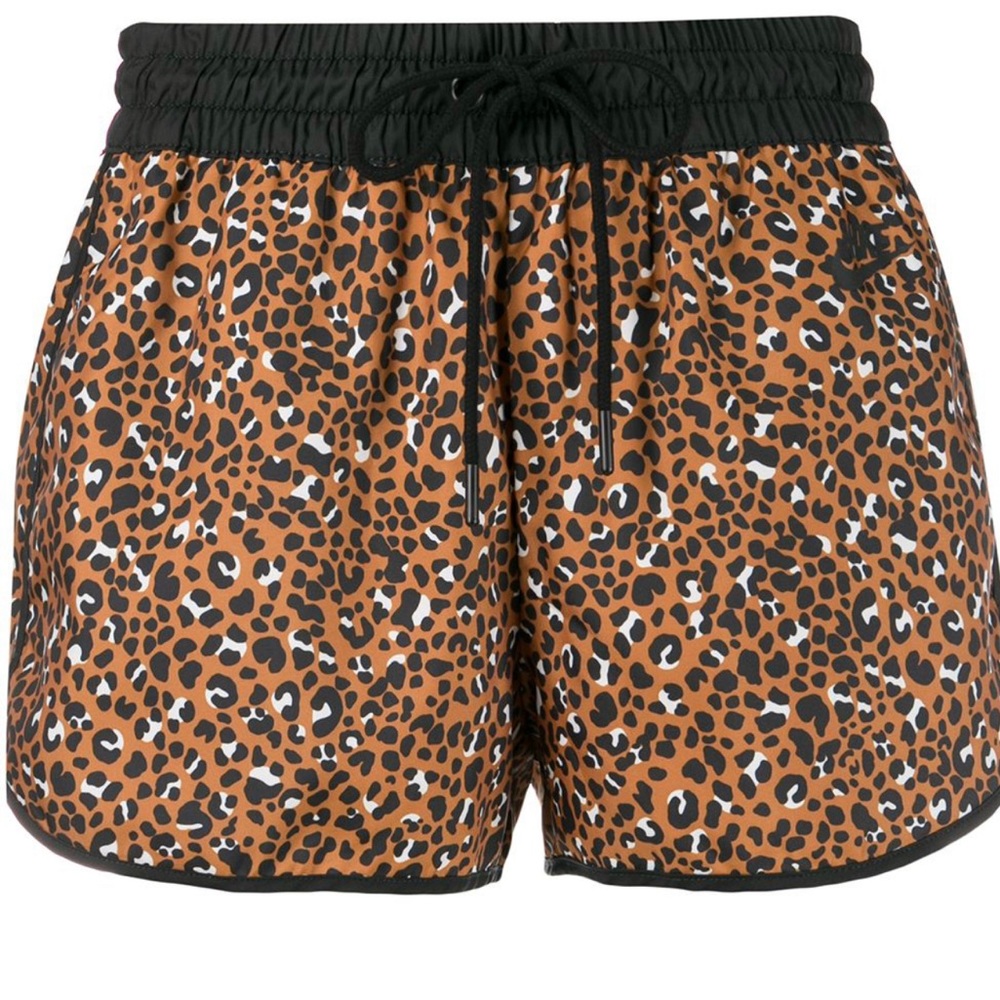 Nike - Picture 3 of 6